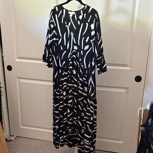 Loralette Black and White Long Sleeve Dress